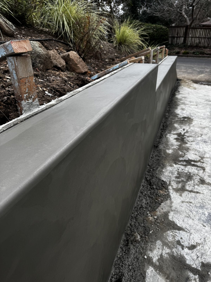 Curved Concrete Retaining Wall